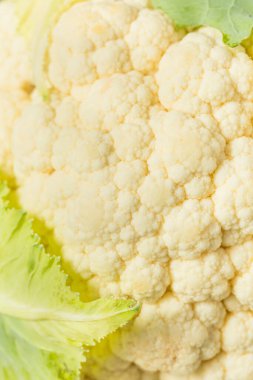 Organik Çiğ Beyaz Karnabahar Kafa Birlikte Pişmeye Hazır