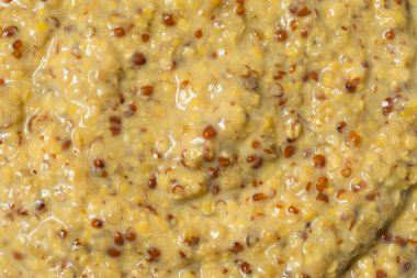 Organik Taş Zemin Tabakta Baharatlı Hardal