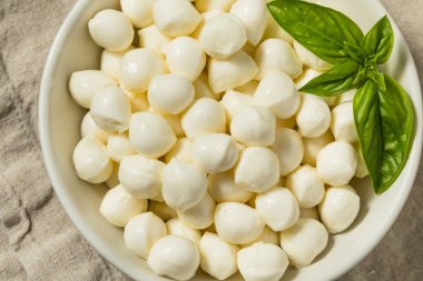 Organik Beyaz Mozzarella İnci Peyniri Kasede