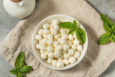 Organik Beyaz Mozzarella İnci Peyniri Kasede