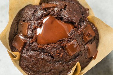 Moda Ev Yapımı Çikolatalı Kahvaltı Kekleri Yemeye Hazır