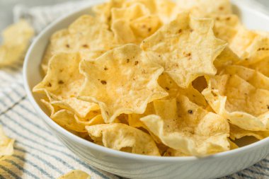 Organik Cron Tortilla Çubuğu Bir Kase Şekerlemesi