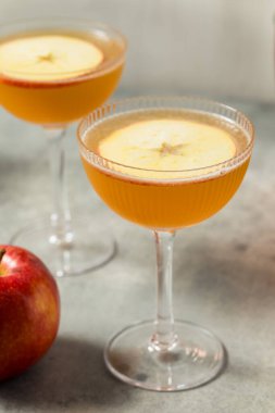 Alkolik Soğuk Sonbahar Elma Şarabı Martini Votka Kokteyli