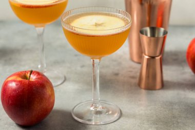 Alkolik Soğuk Sonbahar Elma Şarabı Martini Votka Kokteyli