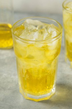 İçmeye hazır soğuk kremalı soda. İçmeye hazır.