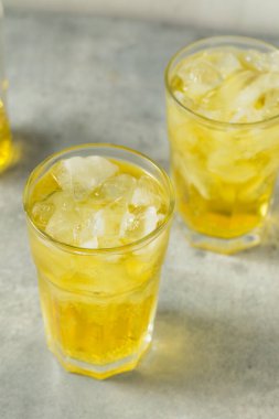 İçmeye hazır soğuk kremalı soda. İçmeye hazır.