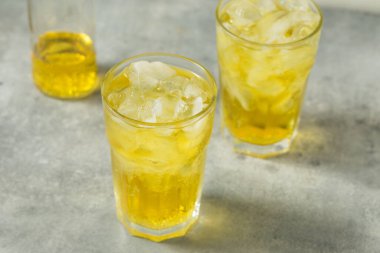 İçmeye hazır soğuk kremalı soda. İçmeye hazır.