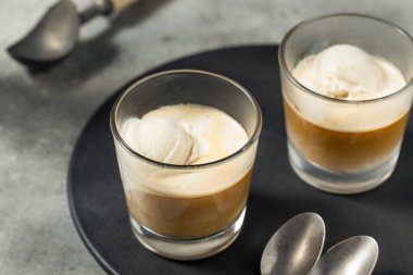 Ev yapımı Affogato Kahve Dondurması Yemeye Hazır
