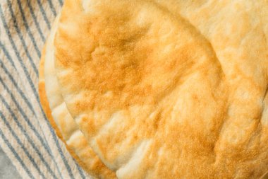 Ev yapımı Yunan PIta Ekmeği Yemeye Hazır