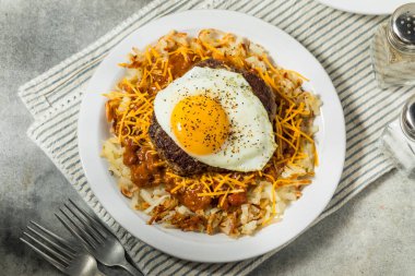 Şişko St Louis Slinger Hamburger Tabağı Haşlanmış Biber ve Yumurta