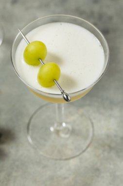 Limon ve Bal 'la alkolsüz Grappa Vento Kokteyli