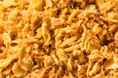 Bir kâsede organik kızarmış soğan.