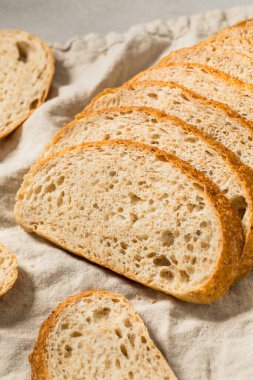 Organik Dilimlenmiş Tuscan Ekmeği Yemeye Hazır