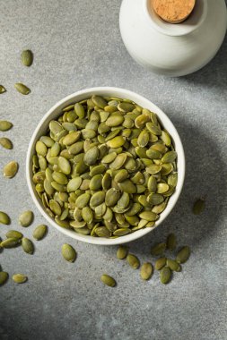 Organik Çiğ Yeşil Balkabağı Pepitas Kasede Tohumlar