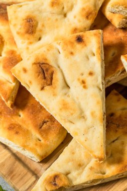 Ev yapımı Pita Ekmek Cips ve Deniz Tuzu