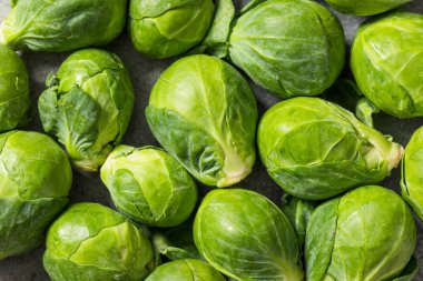 Bir demet organik Yeşil Çiğ Brüksel lahanası