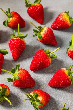 Bir demet organik Uzun Kök Çilek