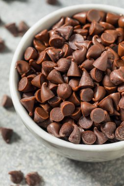 Organik Çiğ Mini Çikolata Parçacıkları