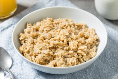 Kahvaltı İçin Bir Kase Ev Yapımı Yulaf Ezmesi