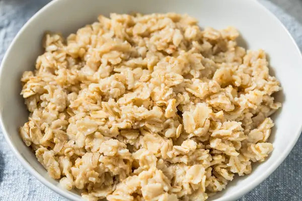 Kahvaltı İçin Bir Kase Ev Yapımı Yulaf Ezmesi