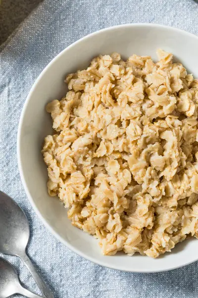 Kahvaltı İçin Bir Kase Ev Yapımı Yulaf Ezmesi