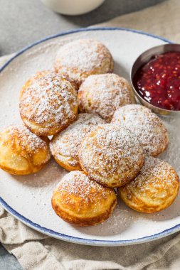 Tatlı ev yapımı Danimarka AeBleskiver Krep Topları Meyve ve ve Pudra Şekeri