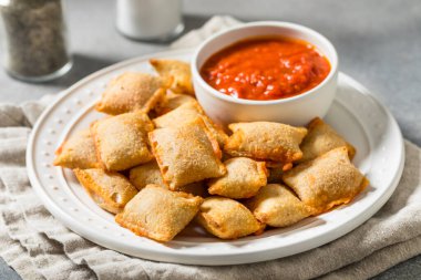 Marinara soslu Fast Food Pizza Rolls