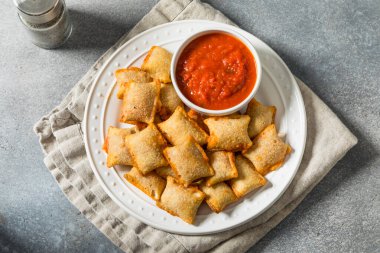 Marinara soslu Fast Food Pizza Rolls