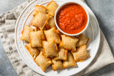 Marinara soslu Fast Food Pizza Rolls