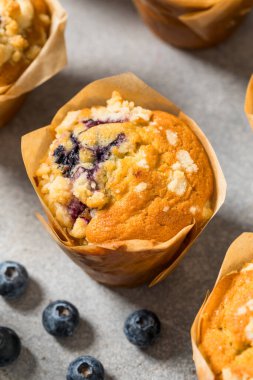 Şekerle Kahvaltı İçin Ev Yapımı Tatlı Yabanmersinli Kekler
