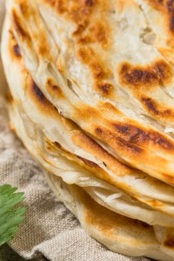 Ev yapımı Hint Parotta Paratha Ekmeği Yemeye Hazır