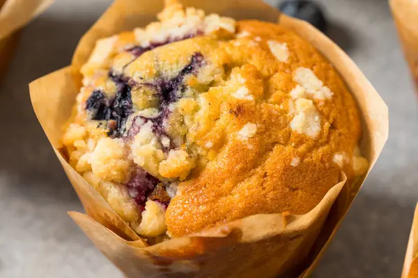 Şekerle Kahvaltı İçin Ev Yapımı Tatlı Yabanmersinli Kekler