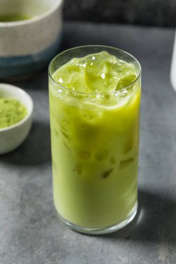 Soğuk Tazeleyici Japon Matcha Yeşil Çayı Sütlü