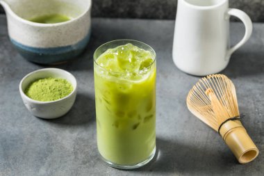 Soğuk Tazeleyici Japon Matcha Yeşil Çayı Sütlü