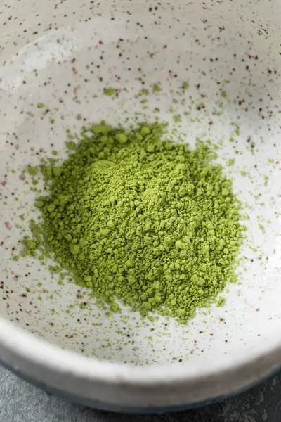 Geleneksel Kase İçinde Ev Yapımı Yeşil Japon Kibrit Çayı