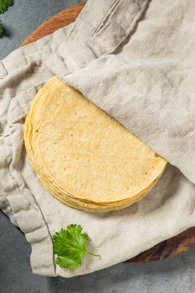 Ev yapımı Meksika Mısırlı Tortilla 'sı Kullanmaya Hazır