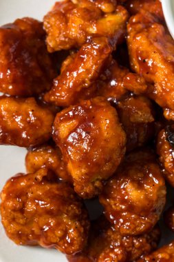 Çiftlik ve Kerevizli Ev Yapımı Kemiksiz Barbekü Tavuk Kanatları