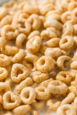 Sağlıklı Yuvarlak Yulaf Kahvaltısı Tam Süt ve Meyve Suyu ile