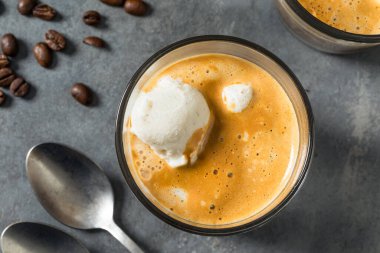 Ev yapımı Affogato Kahveli Dondurma