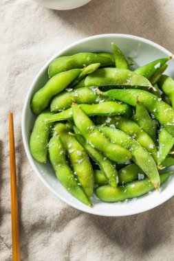 Aperatif olarak Deniz Tuzu ile sağlıklı Japon Edamame Kapsülleri