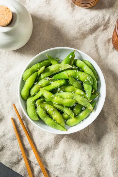 Aperatif olarak Deniz Tuzu ile sağlıklı Japon Edamame Kapsülleri
