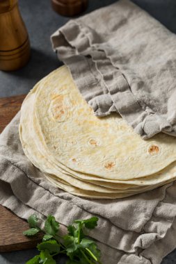 Yığınla ev yapımı Meksika unu Tortillası