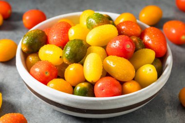 Organik Raw Heirloom Vişneli Domatesler