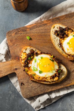 Sağlıklı Chili Çıtır Yağlı Yağda Kızarmış Yumurta