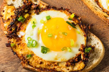 Sağlıklı Chili Çıtır Yağlı Yağda Kızarmış Yumurta