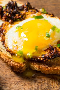 Sağlıklı Chili Çıtır Yağlı Yağda Kızarmış Yumurta
