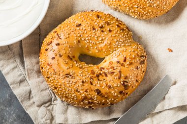 Her şeyi ısıt Kahvaltı için simit Hazır