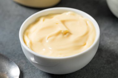 Şişedeki organik Asya Japon mayonezi.