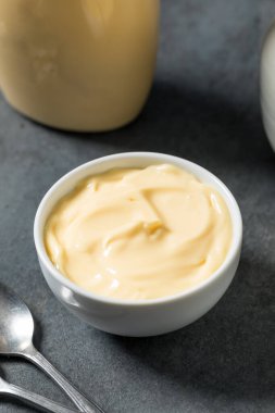 Şişedeki organik Asya Japon mayonezi.