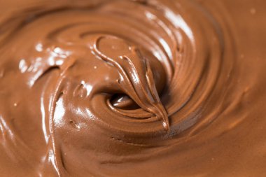 Ev yapımı çikolatalı fındıklı Kase içine yayılmış